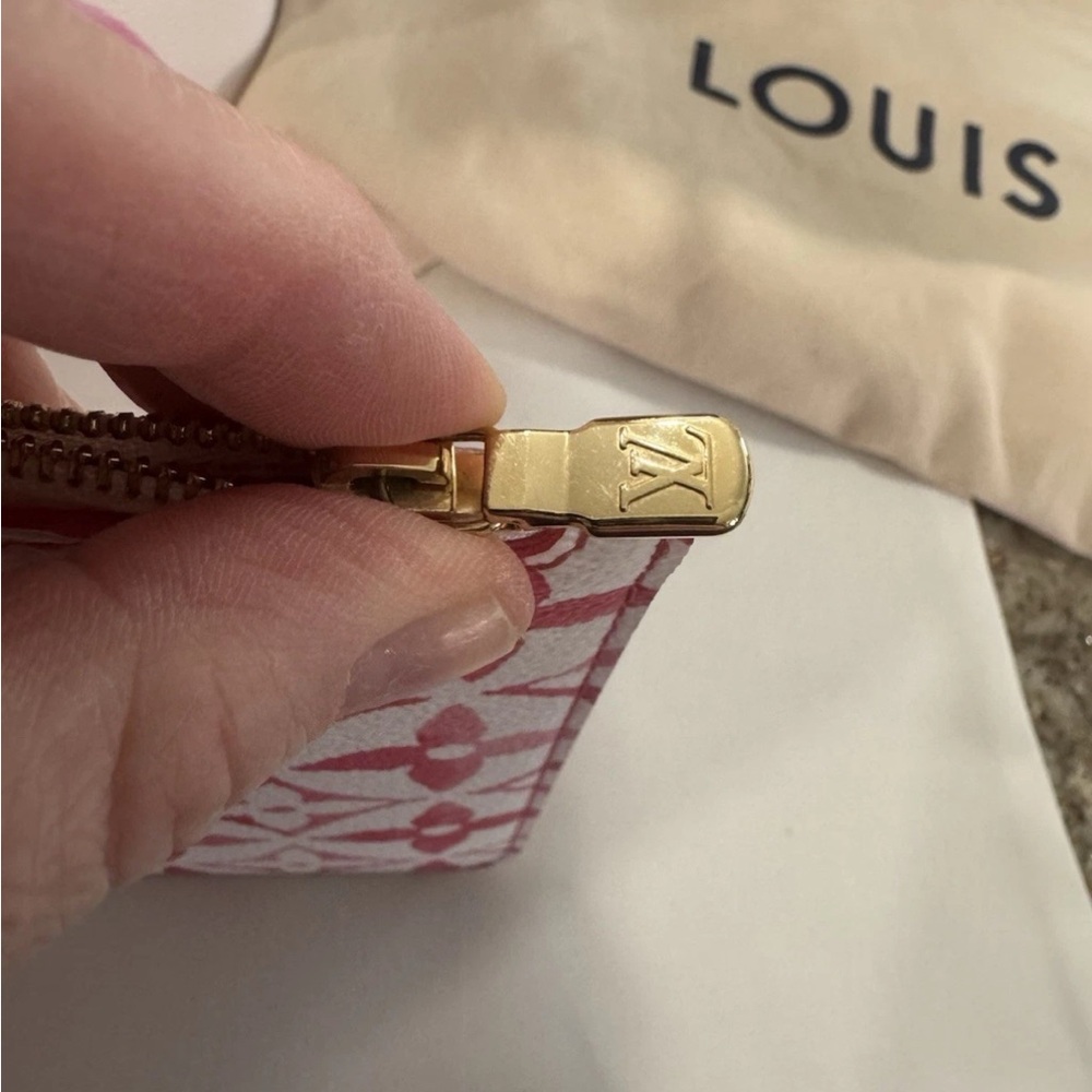 Louis Vuitton Pink and White Monogram by the pool neverfull - Picture 10 of 14